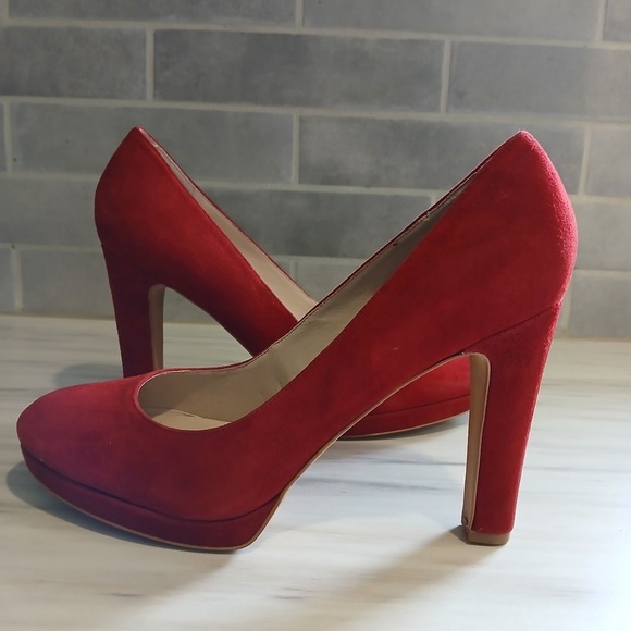 ⭐️ Franco Sarto Classic Burgundy Heels with Platform- size 8 - Picture 8 of 8